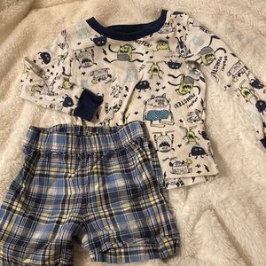 Carter’s Boys 24 Months Shirt and Shorts Halloween